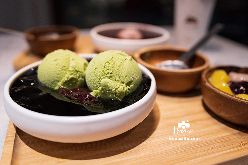 【台北信義區】台中北上展店的八時神仙草，熬煮八小時萃取而成，原來這就是仙草的原汁原味 @嘿!部落!