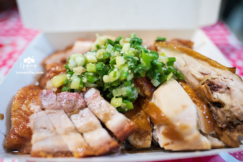 台北人氣最高的燒臘，烤鵝腿飯只能現場排不能預訂，烤鴨腿竟然一開店就賣完，有錢也買不到 @嘿!部落!