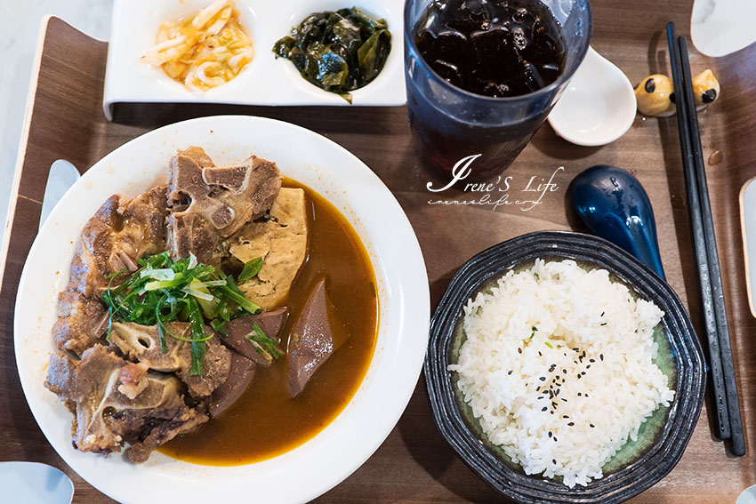 新莊輔大美食｜隱藏於二樓的排骨鴨血豆腐專賣店，不用一百元就能吃到特選三寶煲，還附白飯、小菜跟飲料 @嘿!部落!