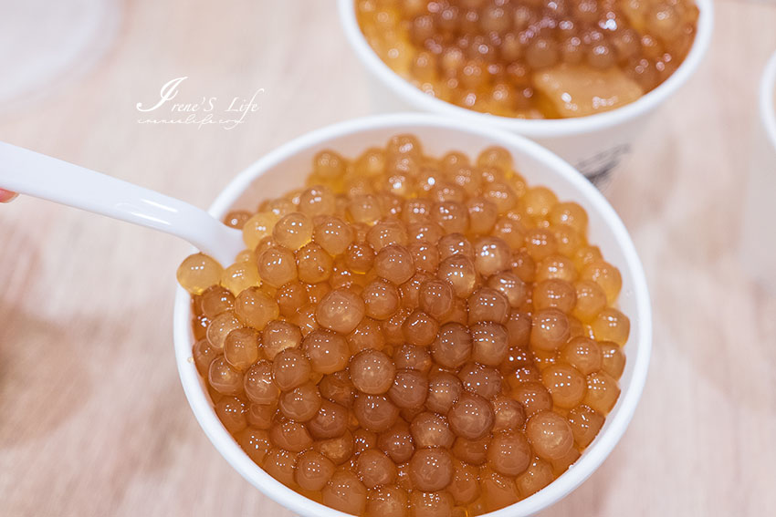 大稻埕美食｜迪化街文青版鴉片粉圓路力迪化店，逛累了就來碗琥珀色的好吃粉圓吧 @嘿!部落!