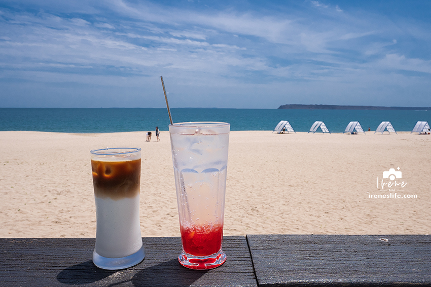 澎湖咖啡店推薦，隱藏於嵵裡沙灘內的馬公海景咖啡，咖啡搭配湛藍的無敵海景超療癒 @嘿!部落!