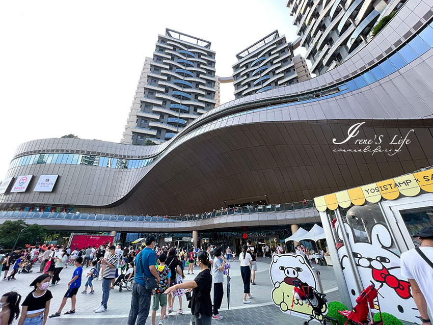 環球購物中心桃園A19開幕啦!室內有攀岩館、滑雪場,馬卡龍色恐龍、三麗鷗家族玻璃屋 環球購物中心桃園A19開幕啦!室內有攀岩館、滑雪場,馬卡龍色恐龍、三麗鷗家族玻璃屋