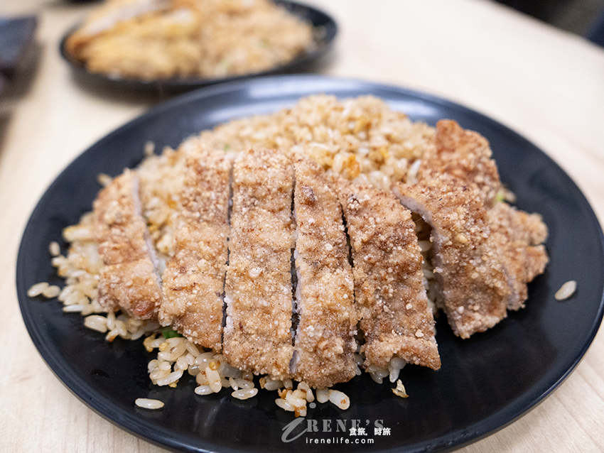 北投市場平價熱炒，經濟實惠的用餐選擇，排骨炒飯、雞排炒飯不貴份量足 @嘿!部落!