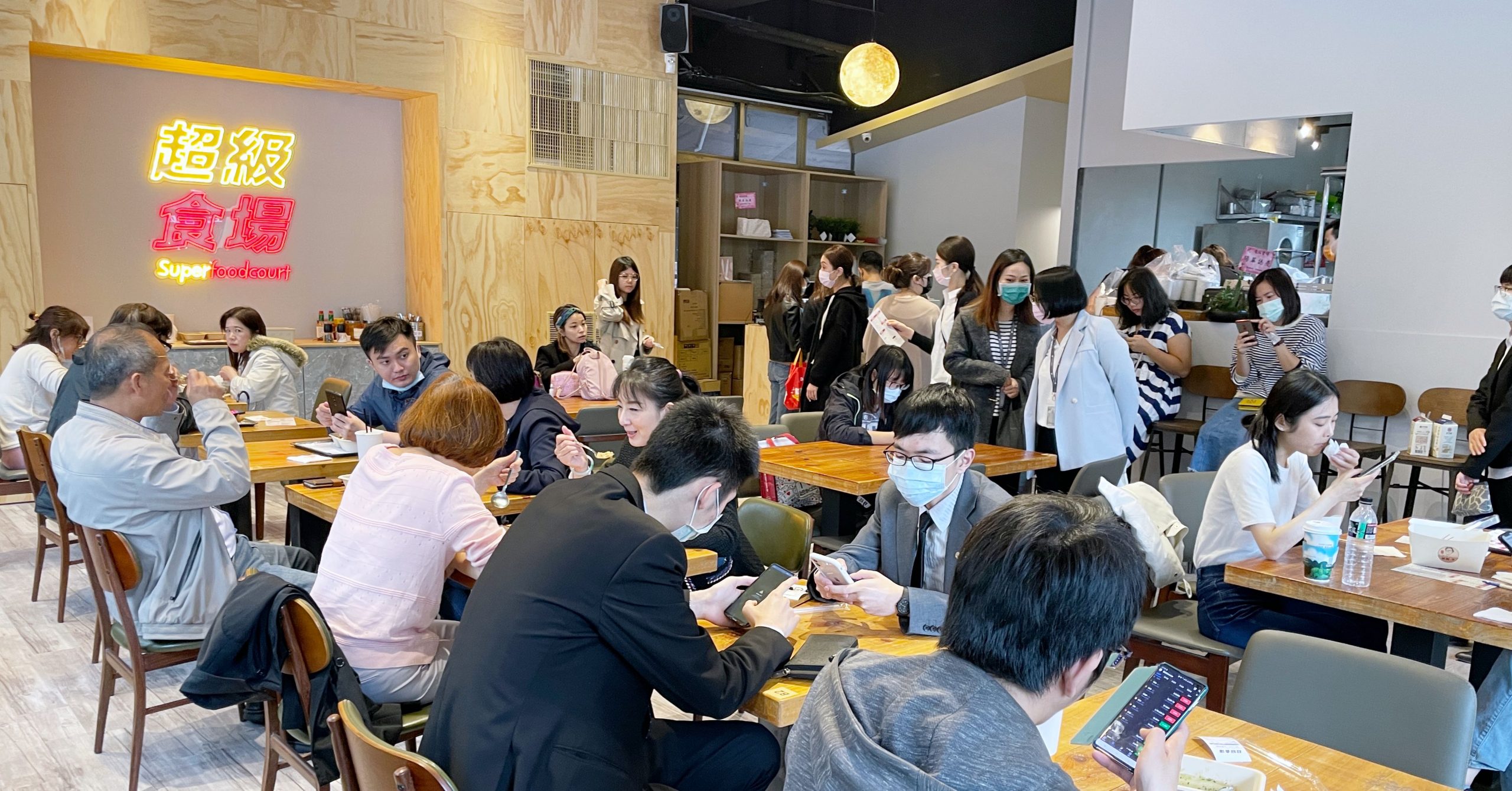 即時熱門文章：【南京復興美食】超級食場-吃義燉飯/布咕咖哩/鹹酥李/甘淋良茶