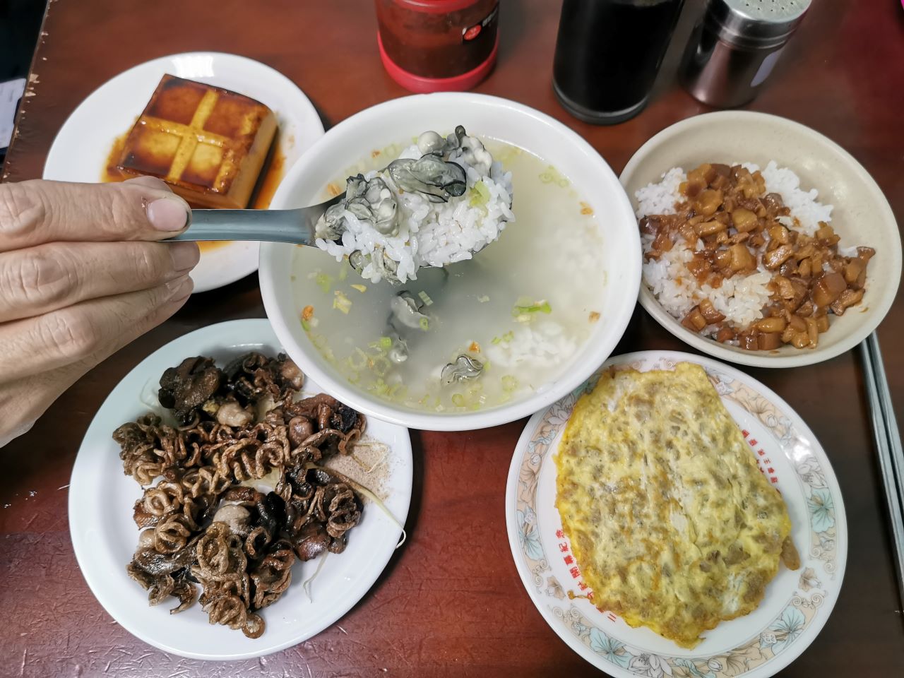即時熱門文章：(迪化街美食)大稻埕美食-台南古早味虱目魚,來一份台南傳統味早餐滿足一下~