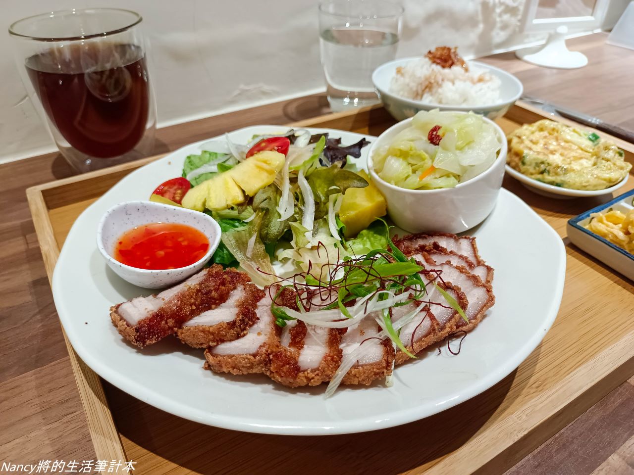 即時熱門文章：(東區美食)中山區美食大腹人家一週只營業四天位於巷弄內的低調台式自家料理還是一家寵物友善餐廳喔~
