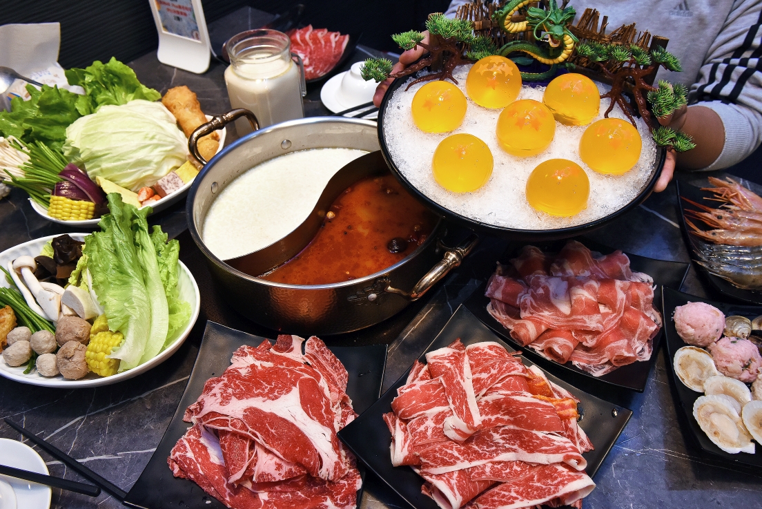 即時熱門文章：[台北大同] 心心麻辣鍋大橋頭店，和牛吃到飽、超人氣七龍珠火鍋，COLDSTONE冰淇淋無限享用，台北吃到飽火鍋麻辣鍋推薦！