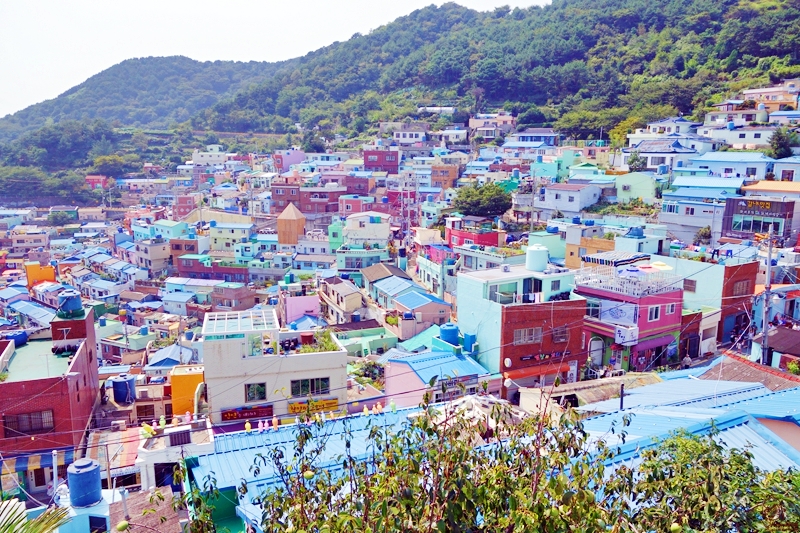 『韓國。釜山』 熱門打卡拍照地標  甘川文化村 〡穿越胡同的魚 小王子與狐狸 夢幻的韓國馬丘比丘｜2026年9月韓國釜山八天七夜自助行。 @嘿!部落!