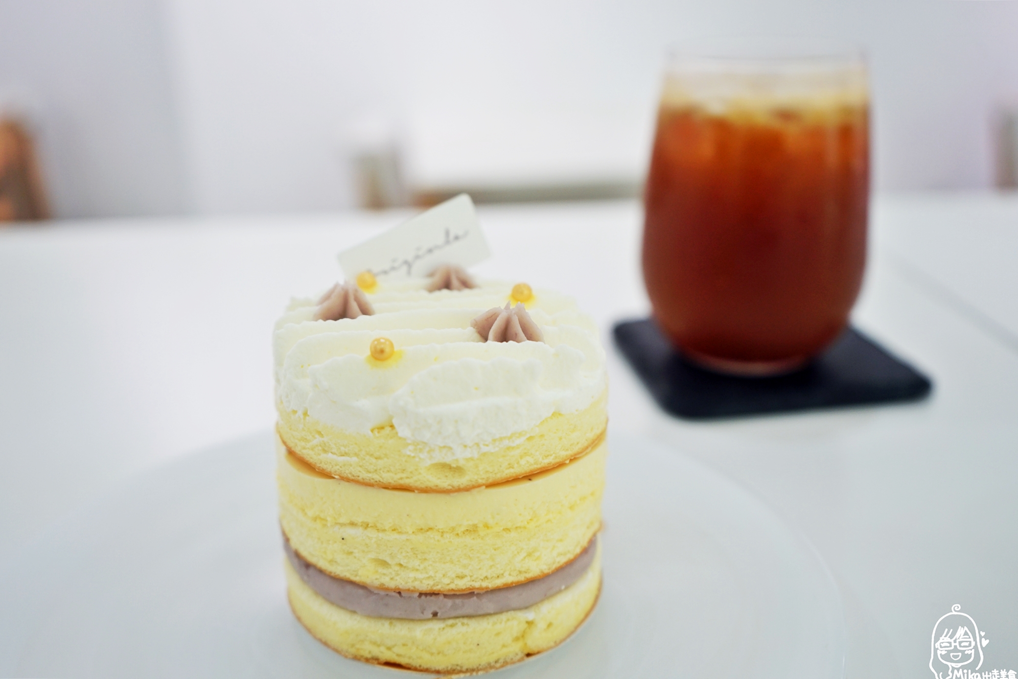 『台中。西區』 蒔初甜點 Originl’a Tart &amp; Dessert 五權旗艦店｜生活不難、只是需要適度的為自己加一點甜。寬敞明亮純白空間，質感推薦戚風蛋糕、慕斯、千層。 @嘿!部落!