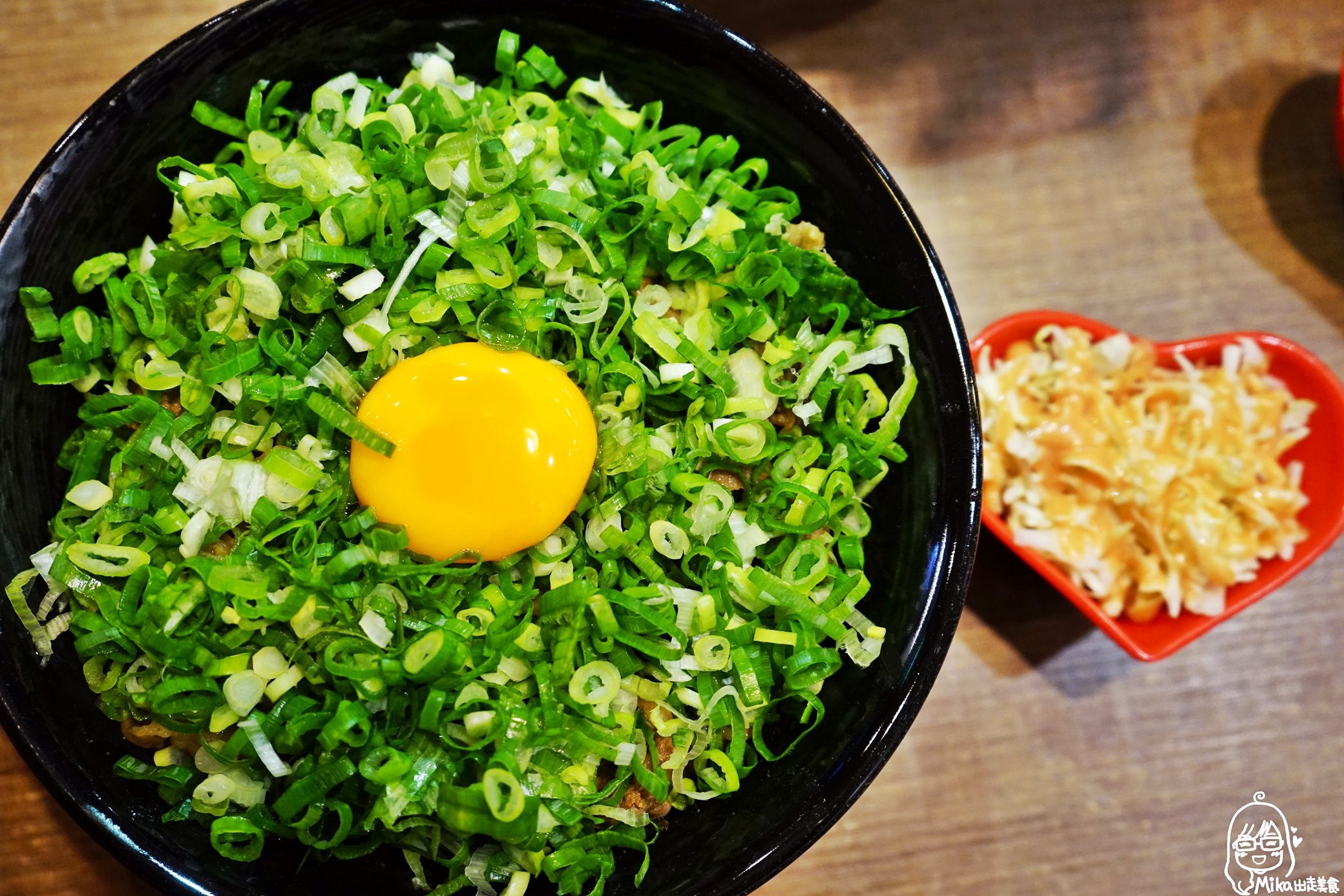 『桃園。美食』  新丼 創意丼飯專賣｜將近30種創意丼飯 平價大份量！還有白飯、小菜、味噌湯、熱茶無限免費續到飽。 @嘿!部落!