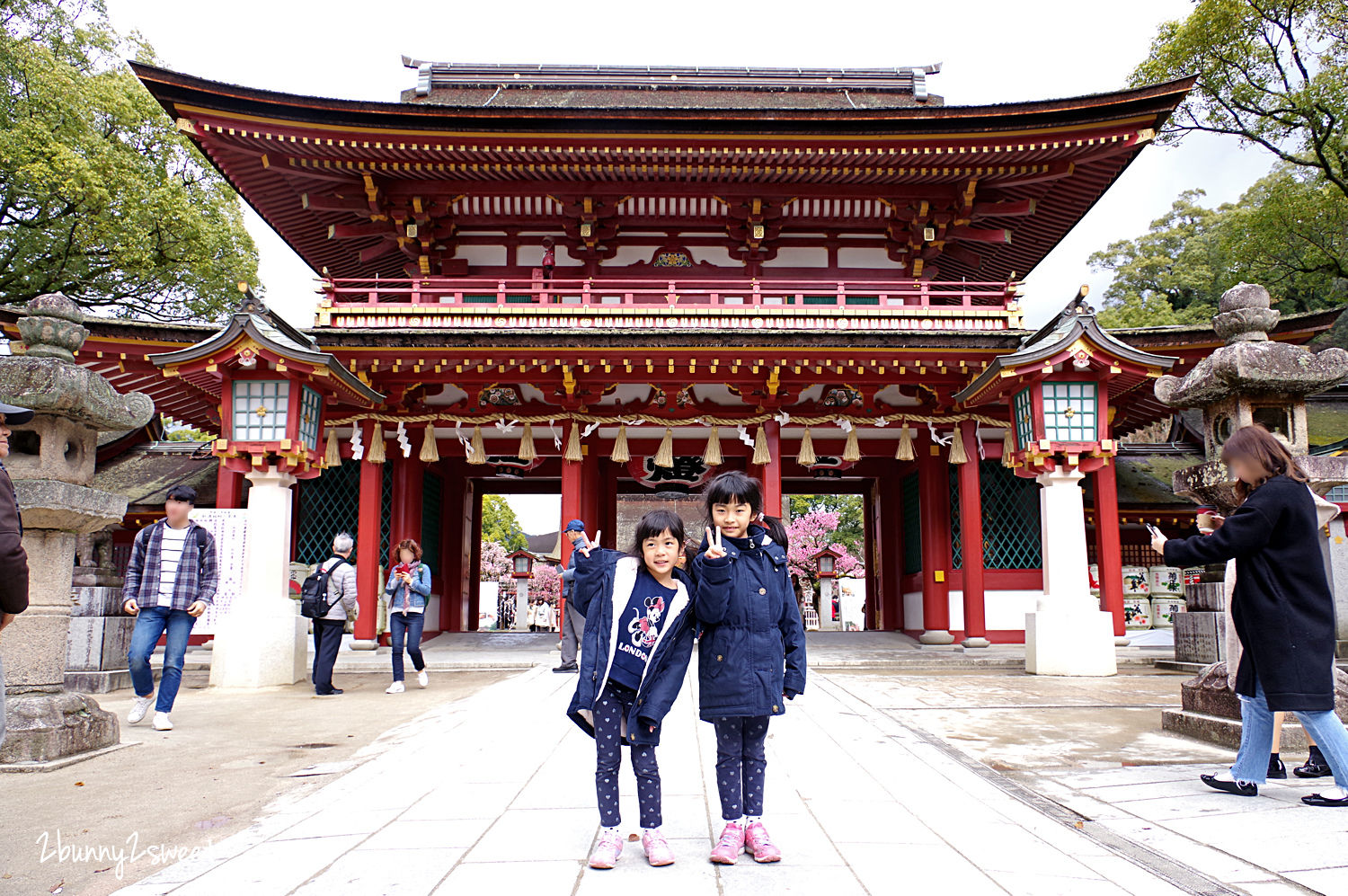 九州福岡景點》太宰府天滿宮半日遊～交通、停車、景點、美食全攻略～必吃一蘭合格拉麵、太宰府名物梅枝餅、壽子屋手工仙貝、天山鬼瓦最中八女茶草莓大福&amp;串蕨，必拍日本十大最美星巴克 @嘿!部落!