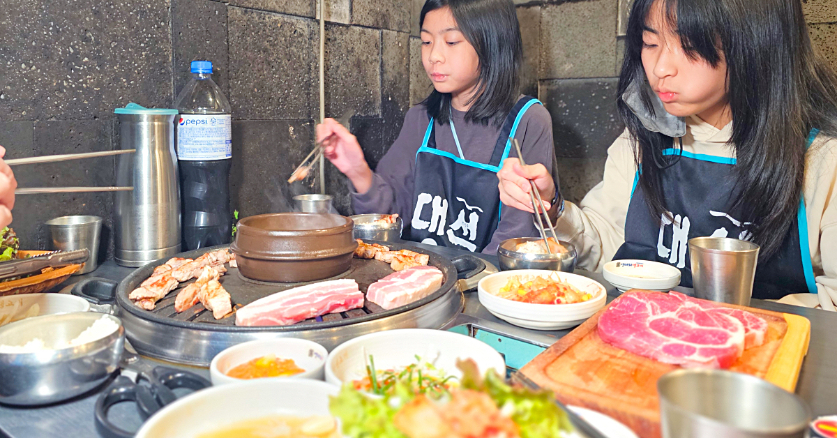 荒謬的生肉｜韓國釜山烤肉吃到飽推薦，台幣 300 元有找就有超厚烤五花肉無限吃 @嘿!部落!