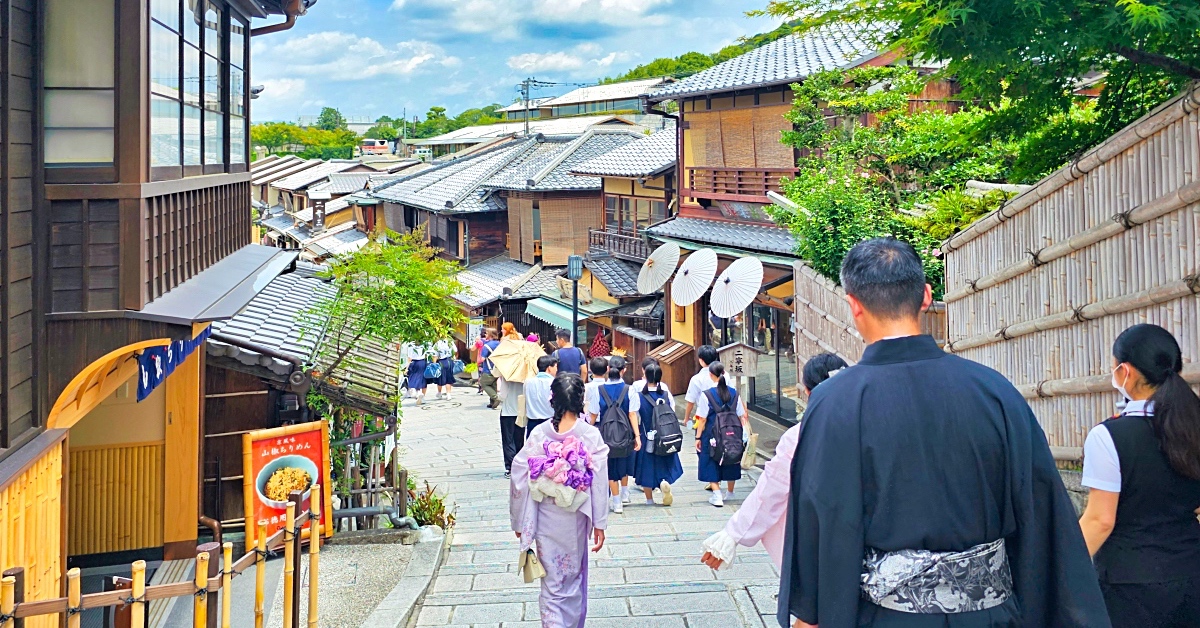京都【清水寺一日遊】穿和服逛二年坂、三年坂、庚申堂、八阪神社，美食景點交通攻略 @嘿!部落!