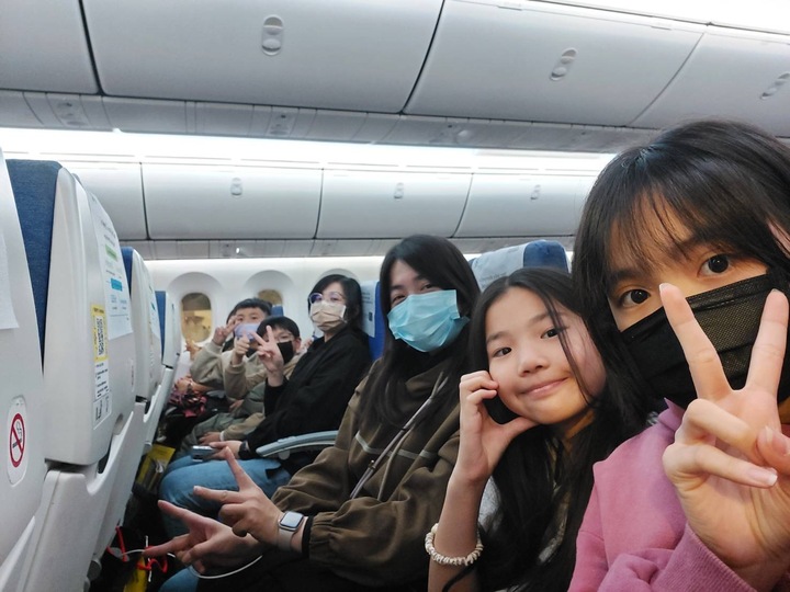 【首爾自由行】「二打四，媽媽帶孩子一起辦年貨之超精實之旅．Day 1 搭機篇」 @嘿!部落!