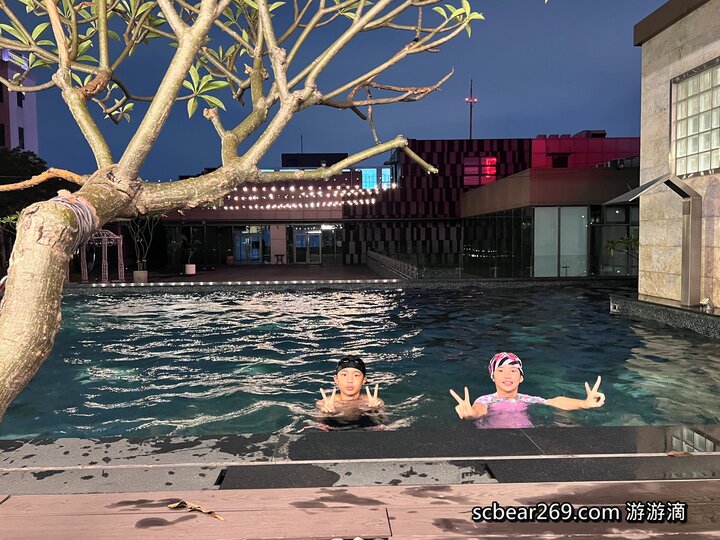 【台中】「逢甲星享道酒店In Sky Hotel.走路5分鐘就能逛夜市，設施一應俱全的高CP值住宿推薦（頂樓露天泳池/花園書房/道咖啡/健身房/中西式早餐/附停車場）」 @嘿!部落!