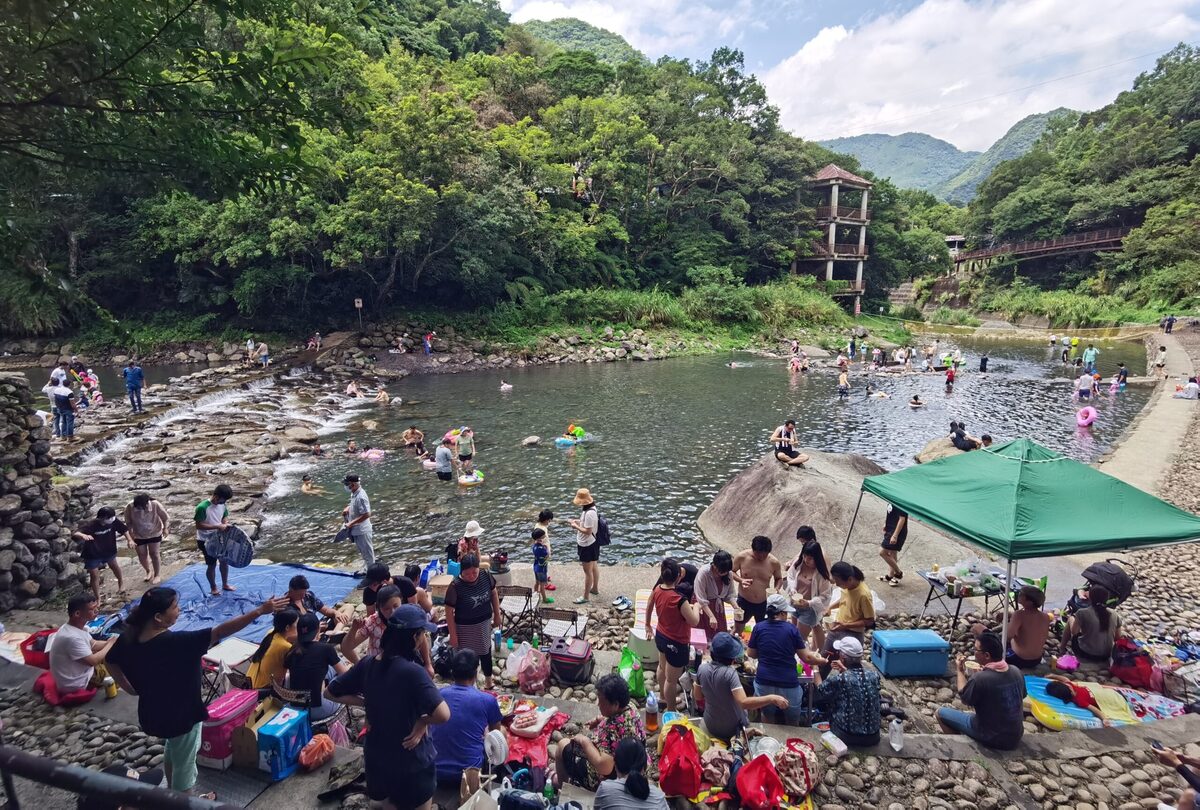 桃園玩水秘境|宇內溪戲水區/周邊景點小烏來風景區一日遊/北部玩水秘境桃園合法溪邊玩水(價位) @嘿!部落!